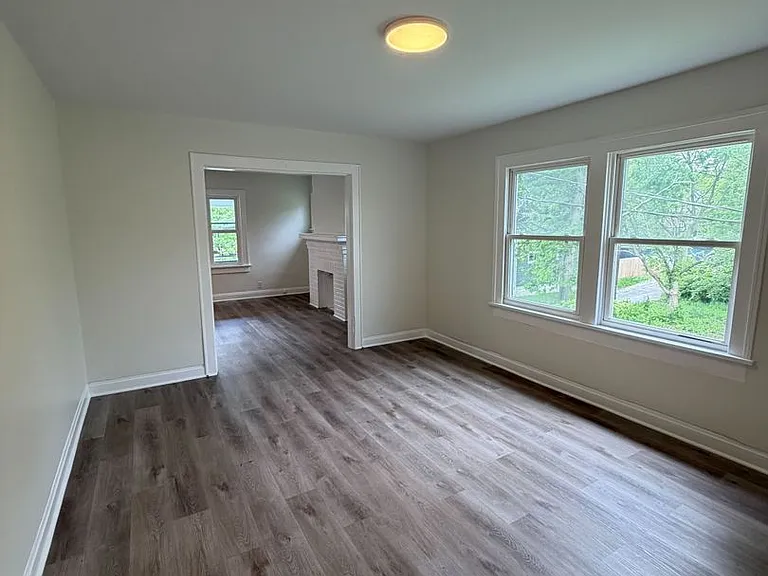 1272 Kent St — Photo 5