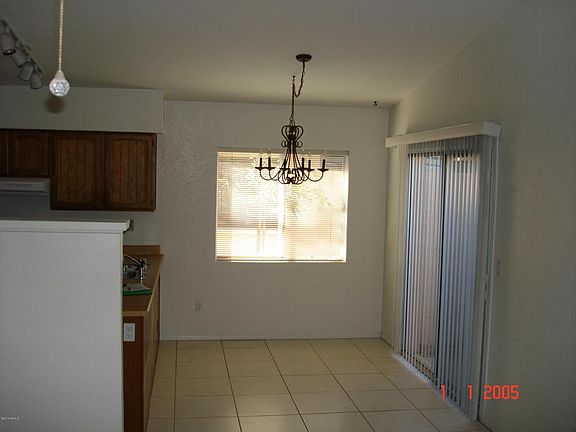 4th image of 1040 W Malibu Dr