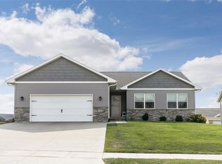 301 Ridge Dr, Fairfax, IA 52228