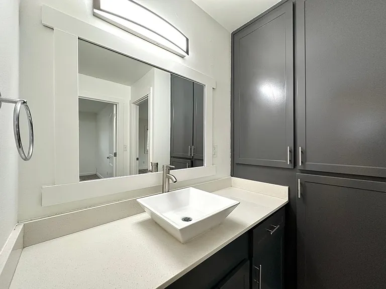 J3 Apartments — Photo 10