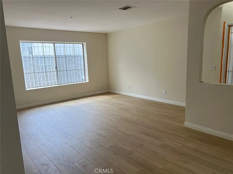 216 E Newmark Ave — Photo 3