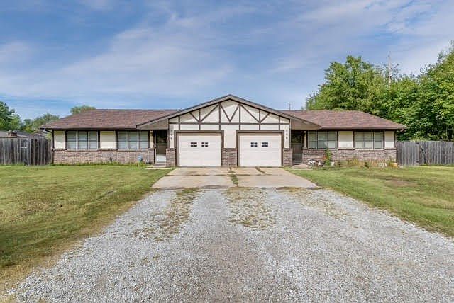 1st image of 546 & 550 Deveron Dr