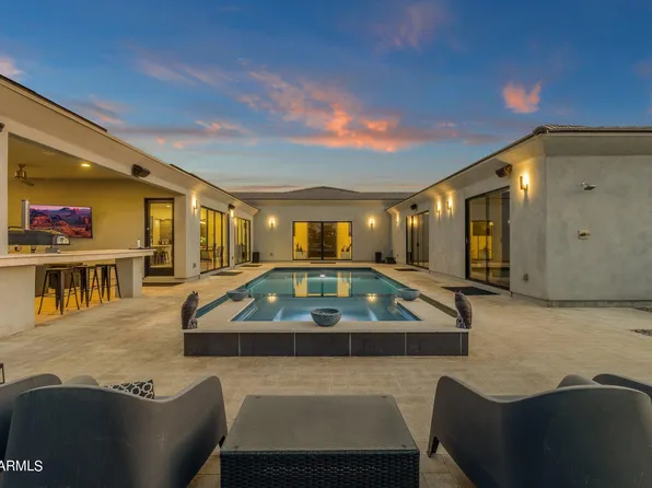 8060 W BELMONT Avenue, Glendale, AZ 85303