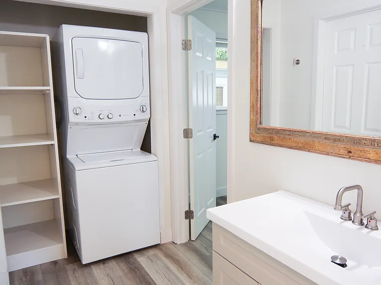 2810 H St #6 — Photo 7
