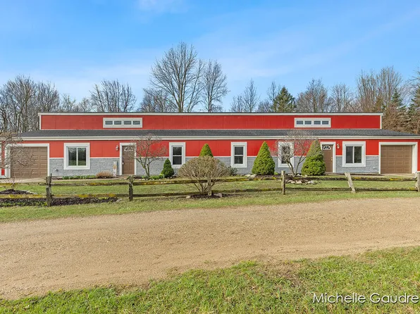 378 124th Ave, Shelbyville, MI 49344