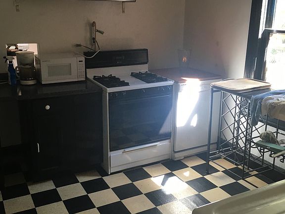 4th image of 738 S 5th Ave Unit A