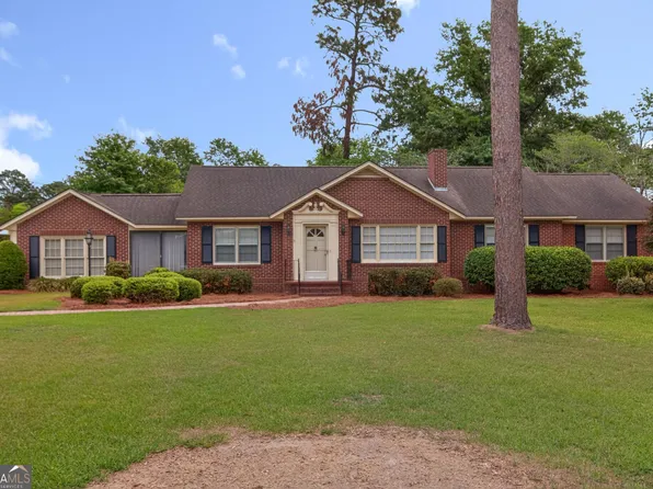 447 S College St, Metter, GA 30439