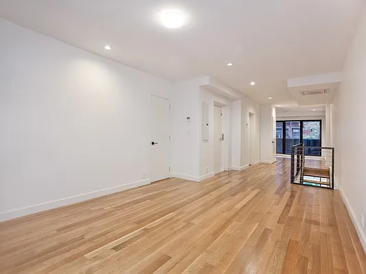 Sold by Sotheby's International Realty | media 14