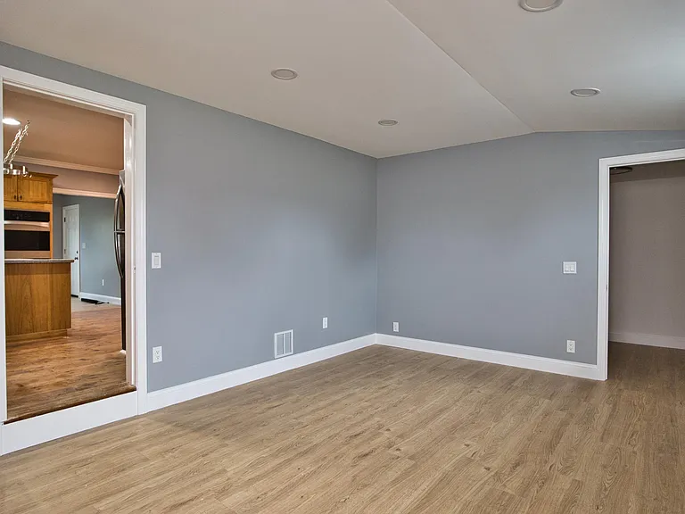 2753 Pleasant St #1 — Photo 19