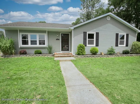 852 Ensign Avenue, Beachwood, NJ 08722