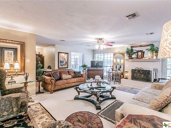 3rd image of 3905 Alderwood Ln
