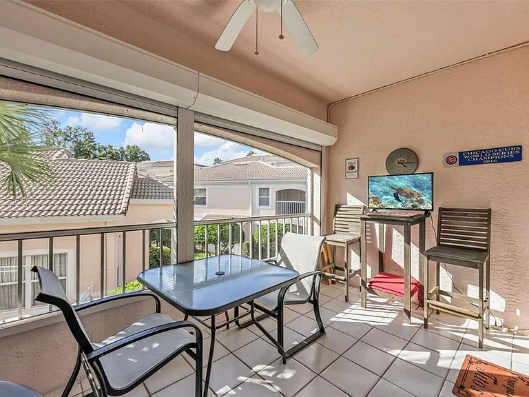 1044 Woodshire Ln #B211 — Photo 8