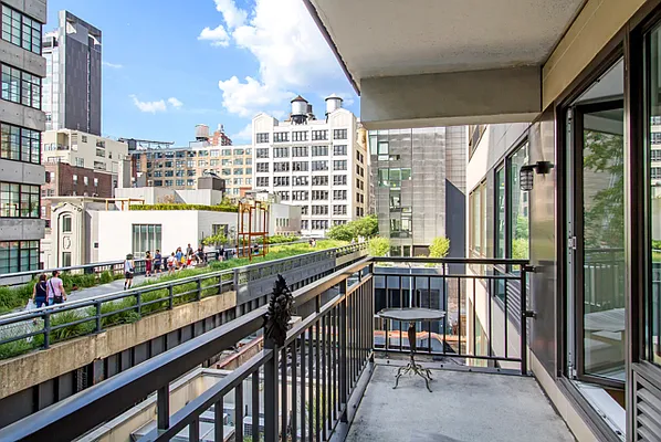 Rented by Compass | media 22