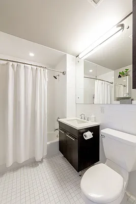 Rented by Stile Real Estate, LLC | media 8