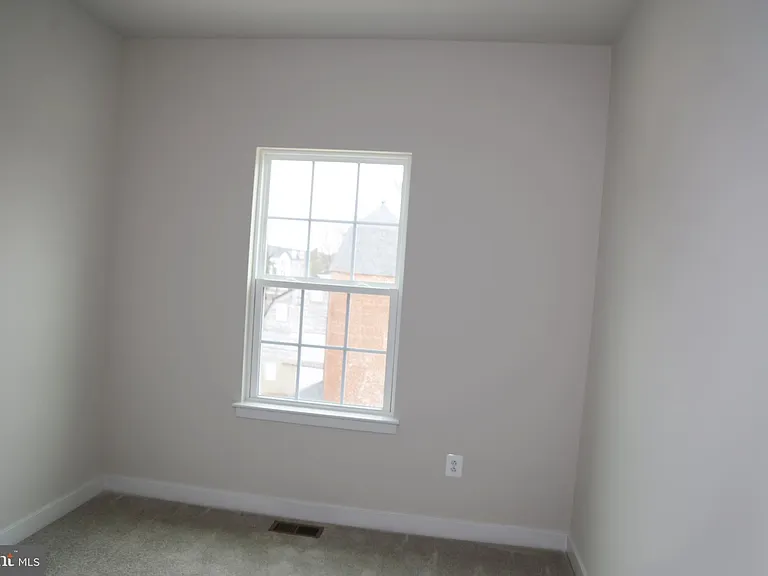 1790 Atlas Dr — Photo 32