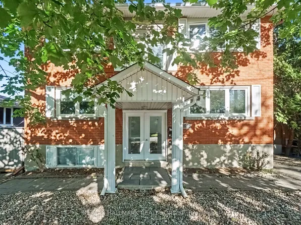 657 Golden Ave, Ottawa, ON K2A 2G3