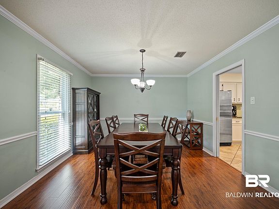 5th image of 5768 Vendome Dr N