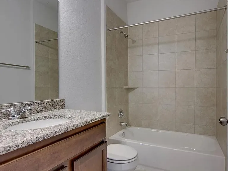 240 La Escalera Dr — Photo 23