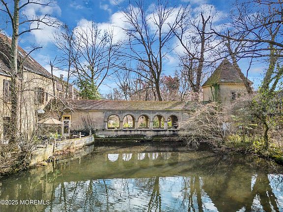 2nd image of 310 Cooper Rd #C