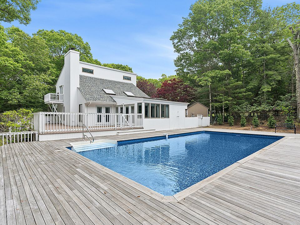 1st image of 3 N Woods Ln