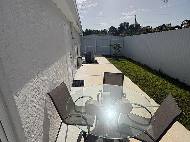 3051 SE East Blackwell Dr — Photo 8