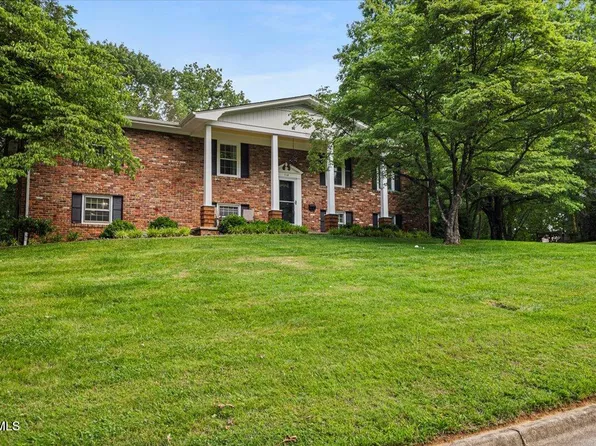 718 Montclair Dr, Johnson City, TN 37604