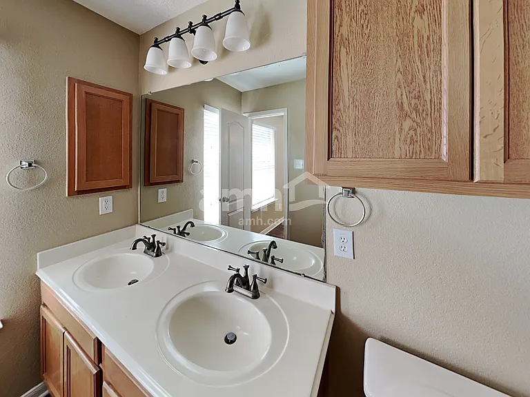 3030 Legends York Dr — Photo 11