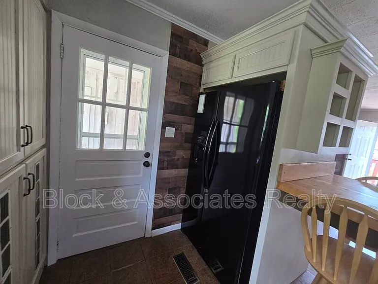 4665 Peace Rd — Photo 12