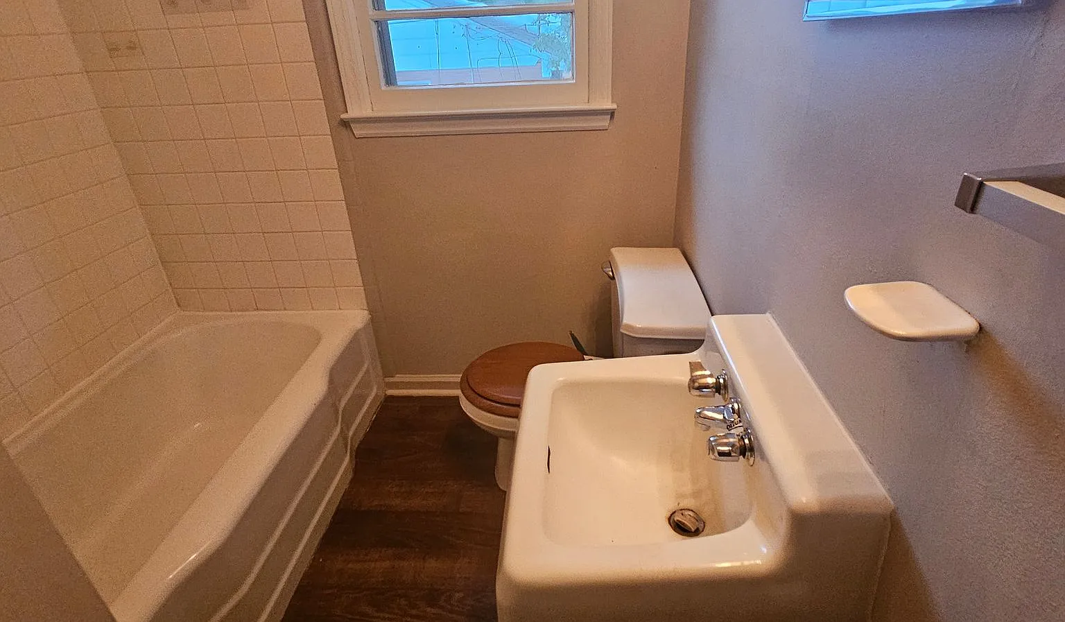 Sixteenth St Duplex-ZEE — Photo 3