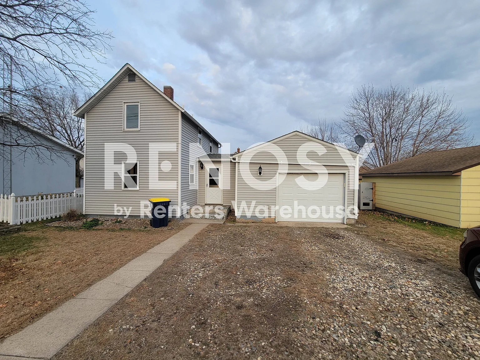 Available September 1st Newly Updated 2 Bdrm 1 1/2 Bath Home In New Ulm — Photo 1