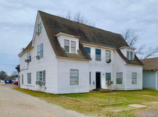 907 E 12th St, Ada, OK 74820