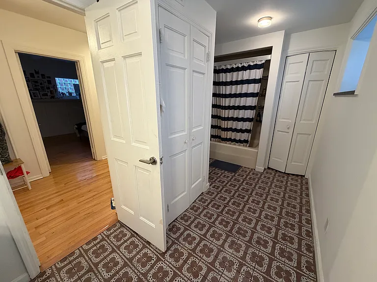 19 Allen St — Photo 25