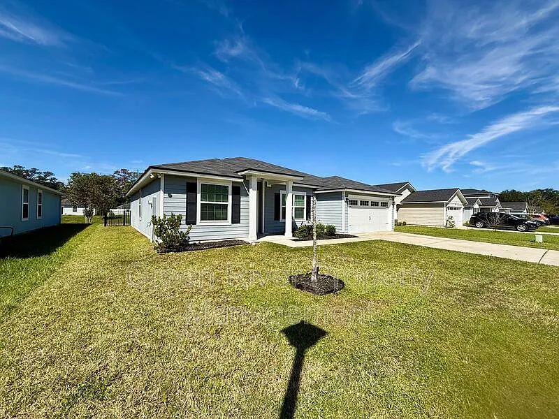 4 bed, 2.0 bath, 1760 sqft, $2,000 — Photo 2