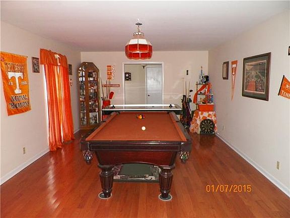 4th image of 105 Leslie Ln