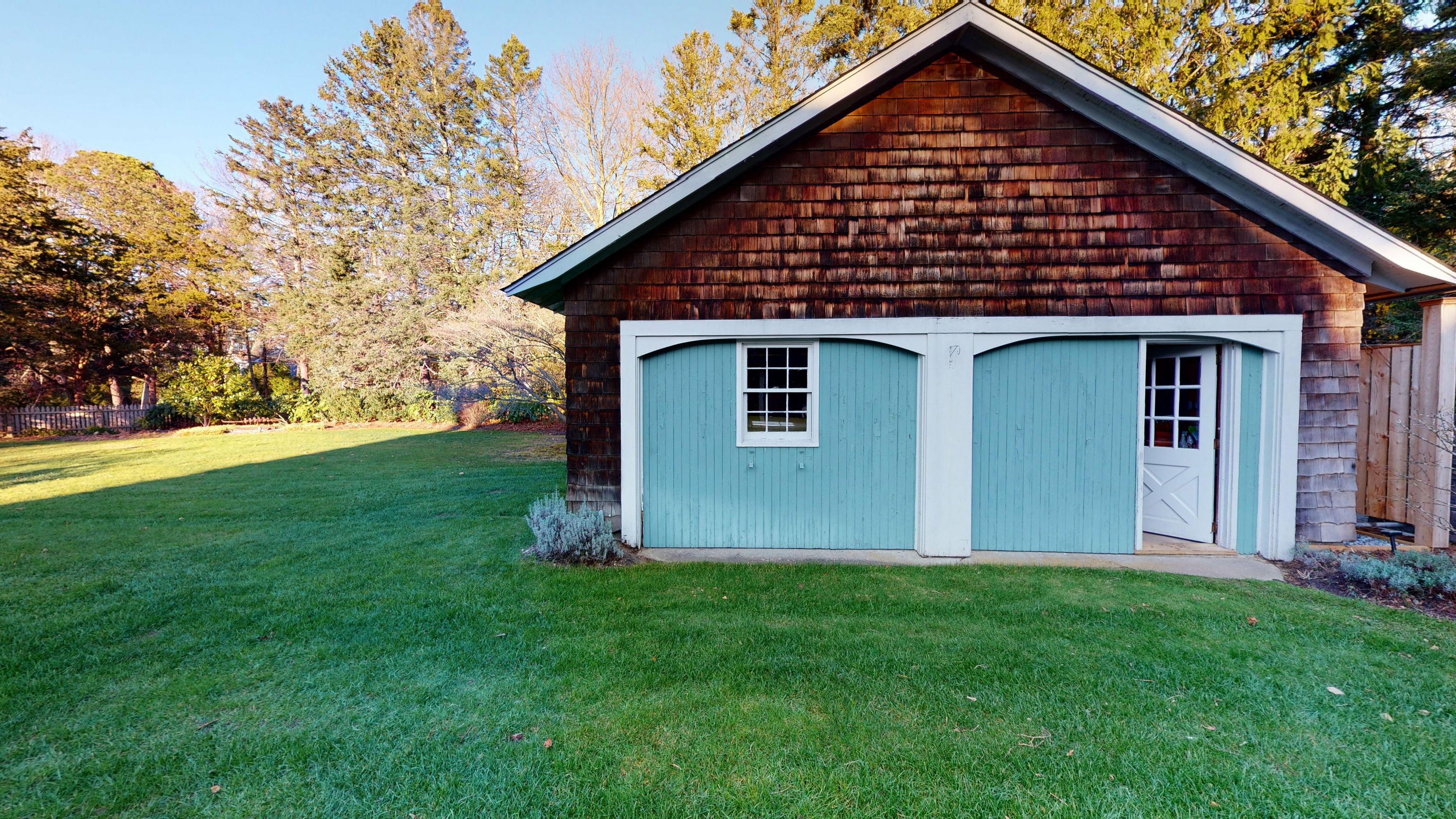 10 Quogue St, Quogue, NY 11959 Out East