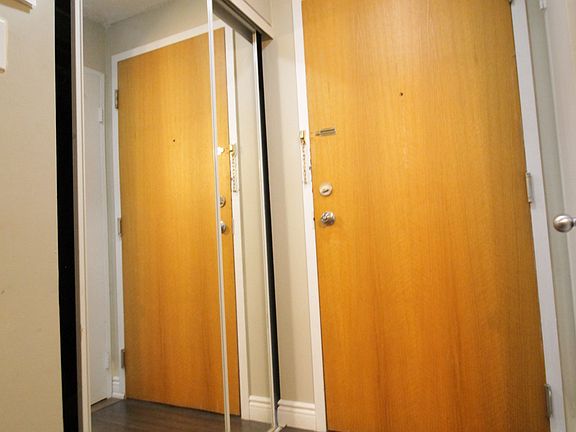 3rd image of 41 Markbrook Ln #610