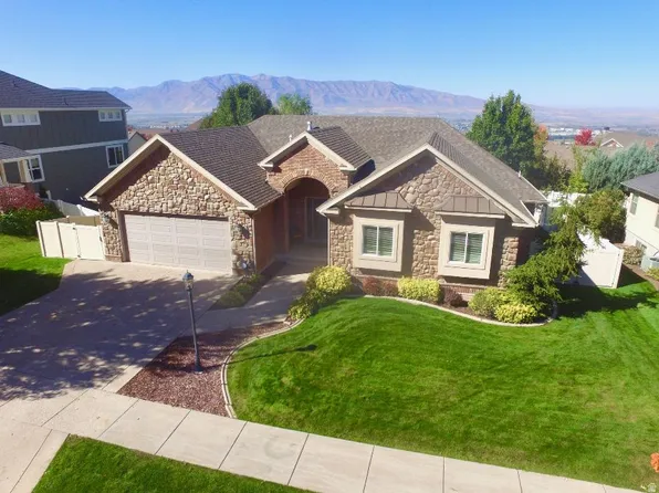 1211 Grandview Dr, Providence, UT 84332