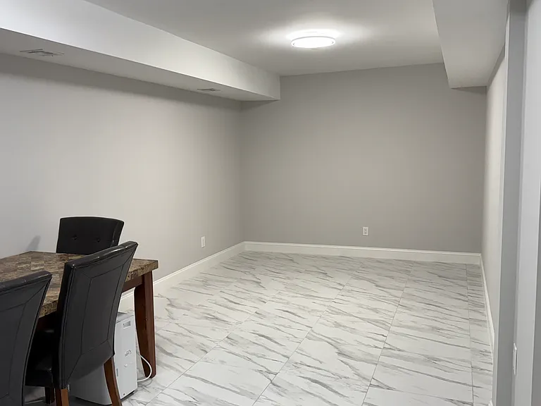 183 Mac Gregor St #1 — Photo 5