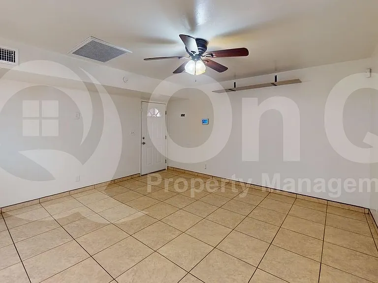 1132 W Knox Pl — Photo 6
