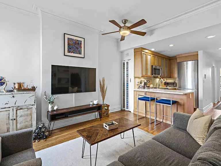 1214 Washington St #8 — Photo 3