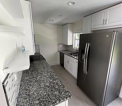 2nd image of 1426 NE 4th Ter