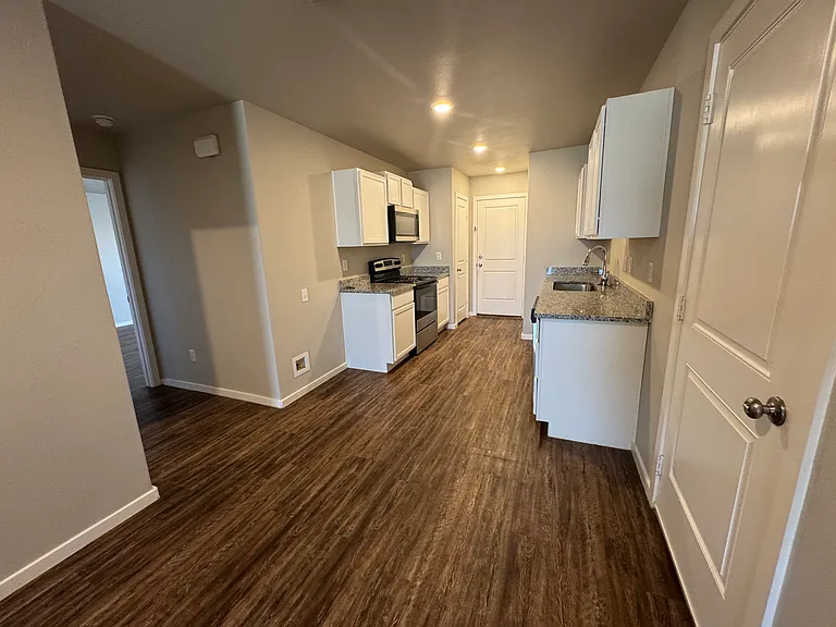3411 Tiffin Ave — Photo 5
