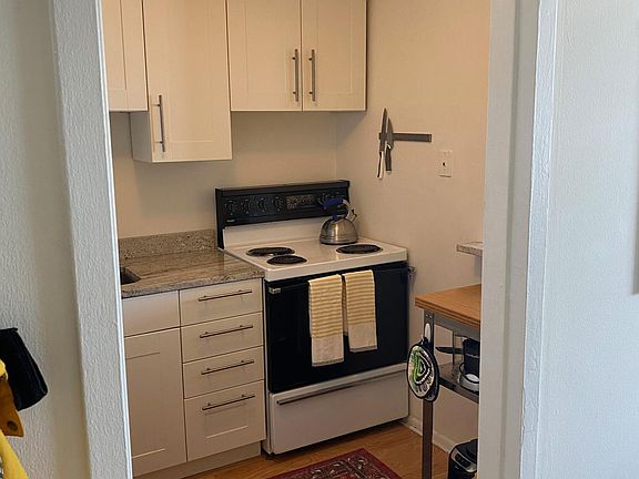 Newly updated kitchen, off the entry hall