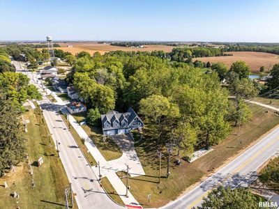 102 E Grove Rd, Long Grove, IA, 52756