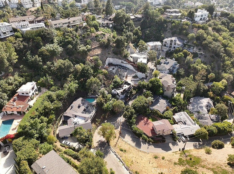 2nd image of 4132 Vanetta Pl