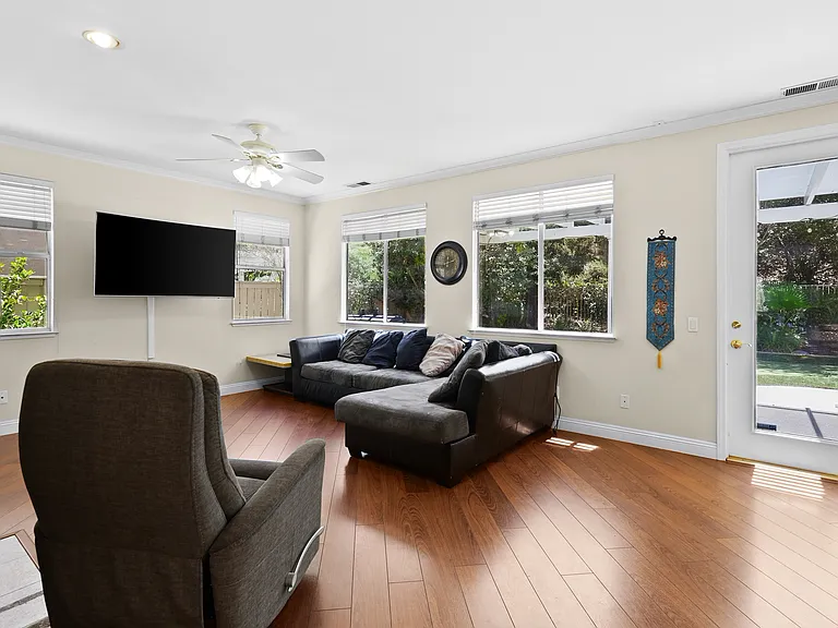 33389 Barrington Dr — Photo 11