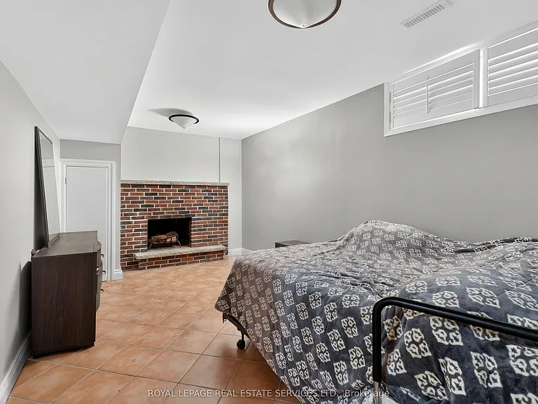 28 Wootten Way N — Photo 37