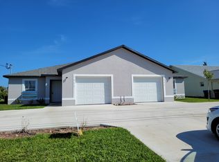 1009 Gleason Pkwy, Cape Coral, FL 33914