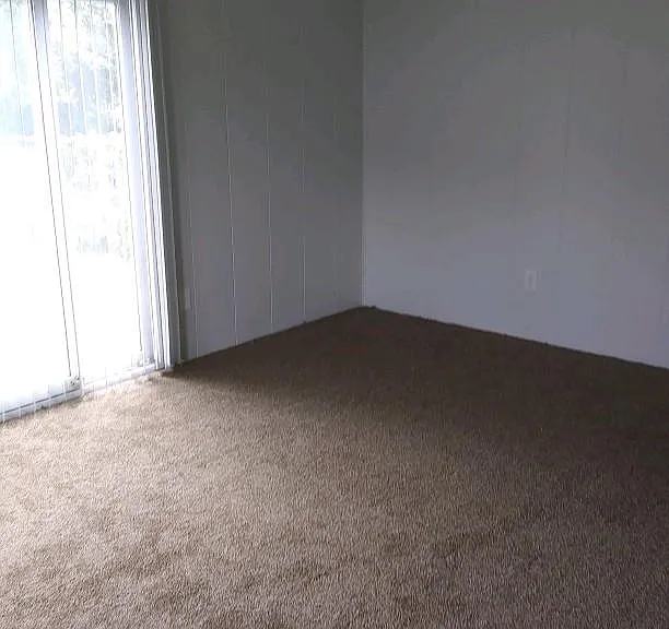 23718 Lambrecht Ave — Photo 2