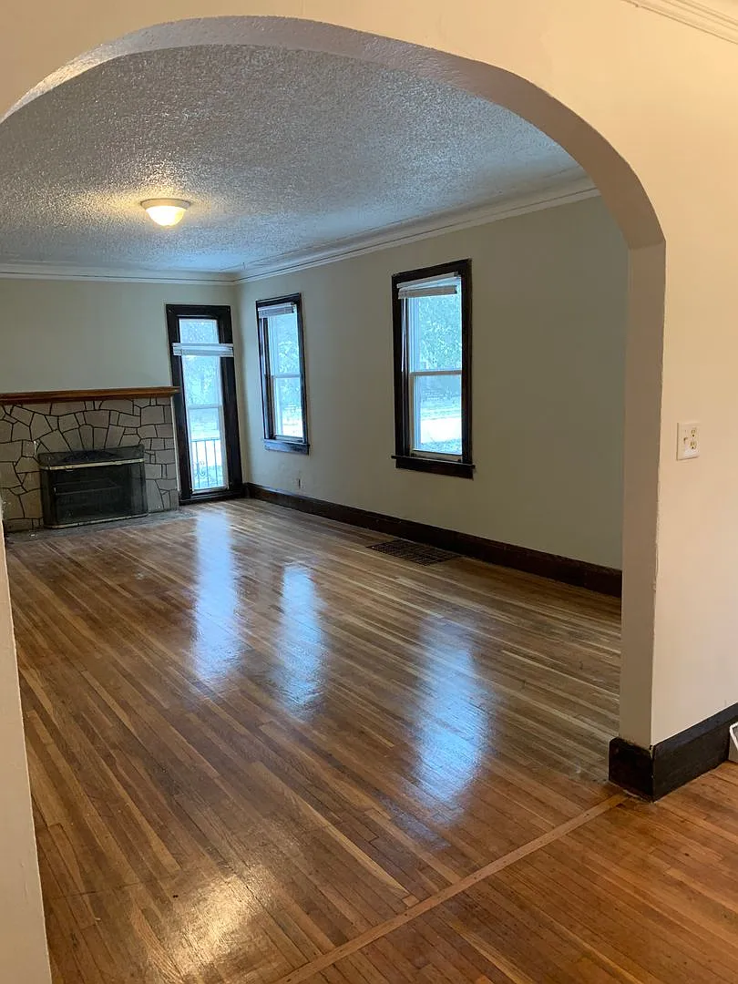 Beautiful 6 bedroom house in Minneapolis!! — Photo 3